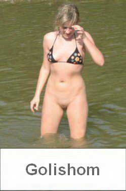 Купание нудистов и нудисток