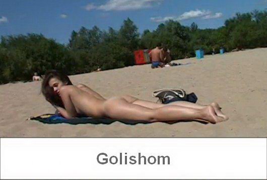 Девушка нудист на видео