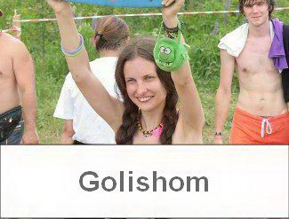 Поход нудистов к лесной опушке