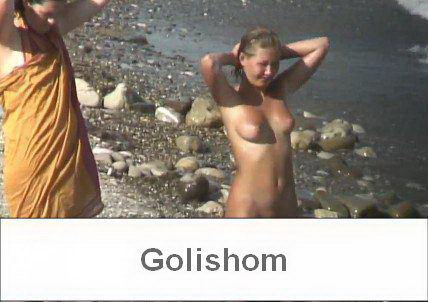 Симпатичные нудистки на пляже