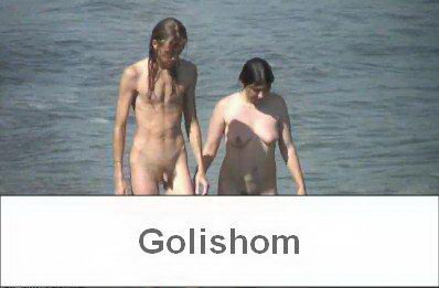 Худой парень нудист со своей спутницей жизни