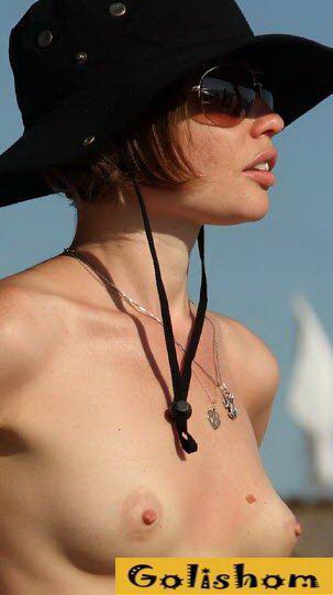 Голые девки на красивом пляже Азовского моря