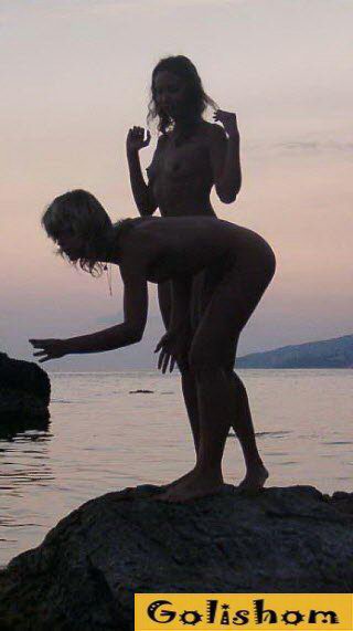 Ночные фотографии девушек нудистов