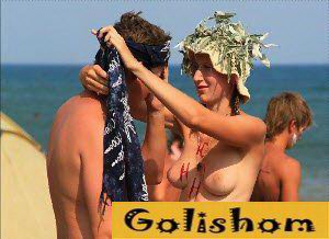 Обнаженные нудисты на пляже фото