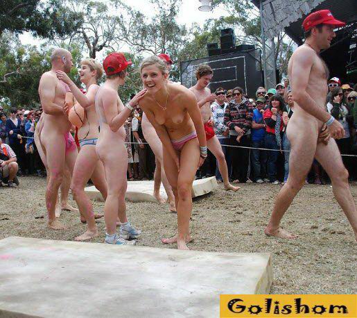 Студенты-нудисты спортсмены