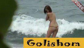 Подсмотренное за одинокой нудисткой видео