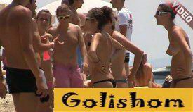 Нудисты купаются в море HD видео