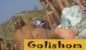 Нудистов подловили на скрытую камеру видео