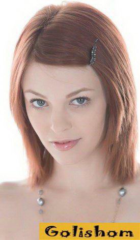 Голубоглазая красотка в постели