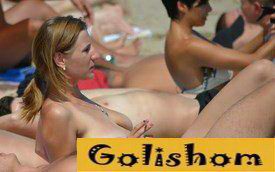 Голые нудистки на море