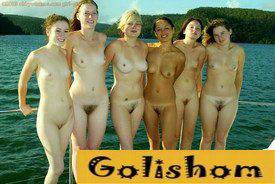 Голые студентки на природе