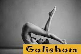 Гимнастки задираю ноги вверх