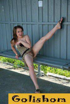 Без трусов прям на улице