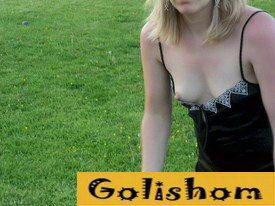 Девушки засветили свои груди случайно