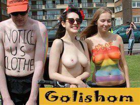 Массовый нудизм в городе