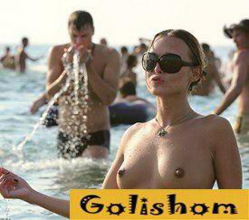 Русские нудисты отжигают на пляже