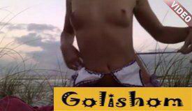 Нудистка сама себя снимает на камеру