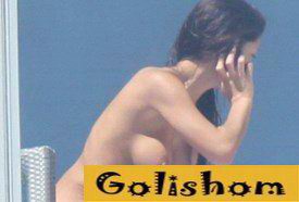 Арианни Селеста засветилась обнаженной