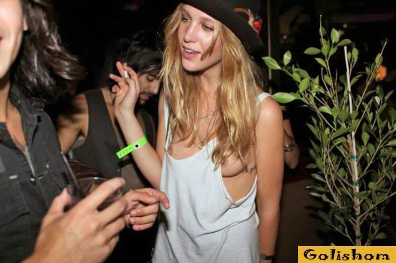 Случайно засветились на камеру Случайно засветились на камеру