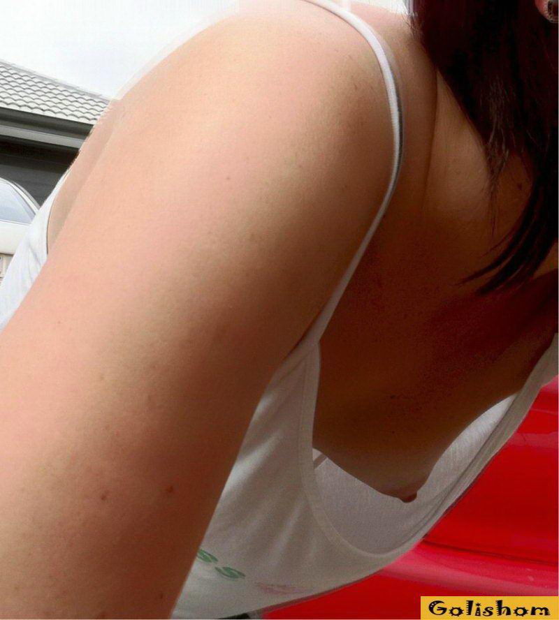 Неожиданные засветы сисек Неожиданные засветы сисек