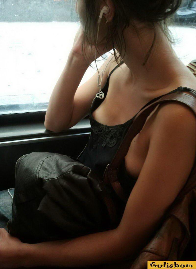 Неожиданные засветы сисек Неожиданные засветы сисек