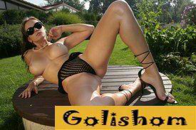 Фото голых брюнеток в очках