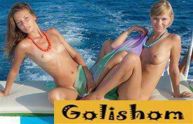 Нудизм на катере в Крыму