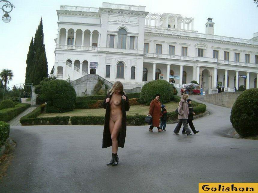 Голые красотки на улице - подборка фото Голые красотки на улице - подборка фото