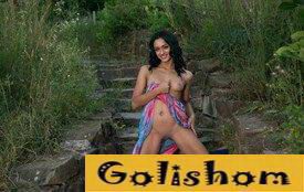 Украинская нудистка из Карпат