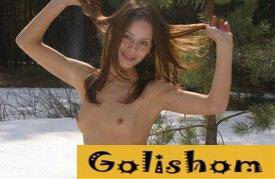 Прогулка голышом по зимнему лесу