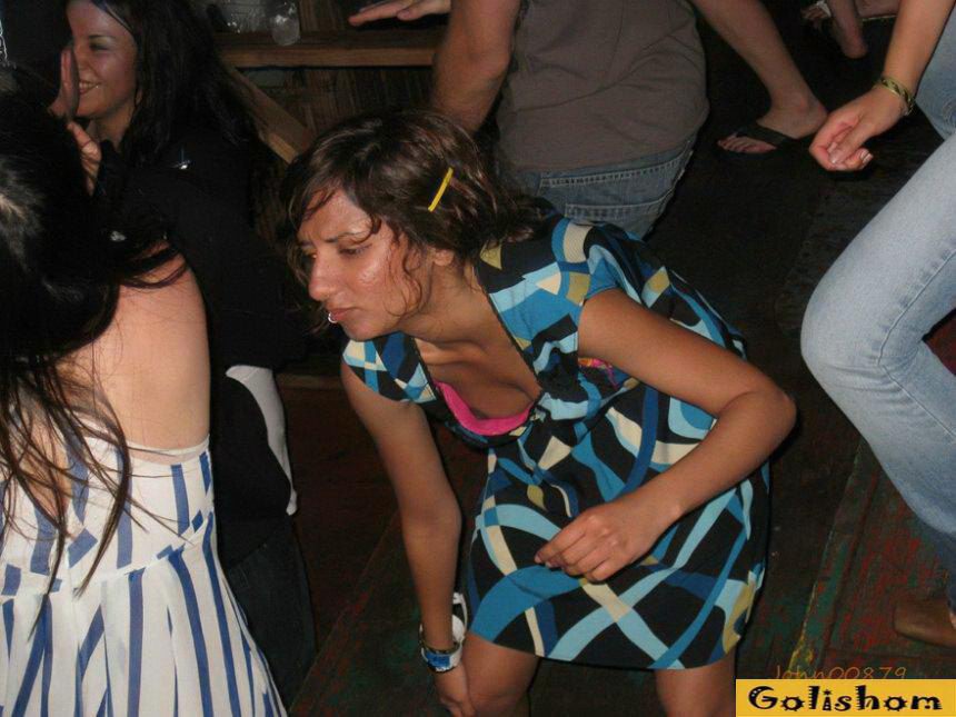 Засветы из под блузки Засветы из под блузки