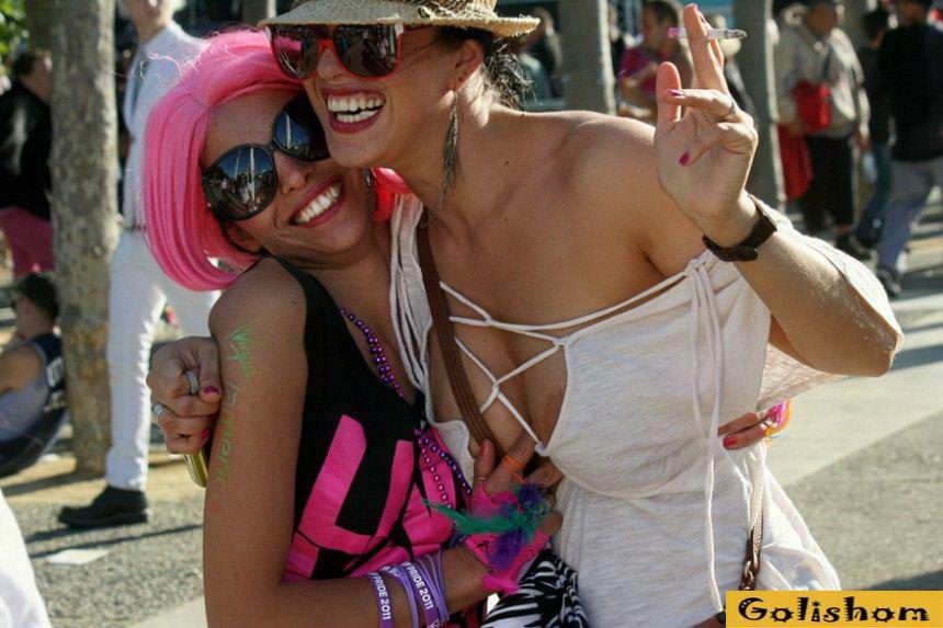 Засветы из под блузки Засветы из под блузки