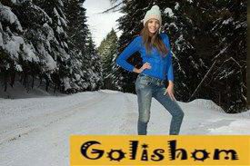 Финская нудистка Clover в зимнем лесу