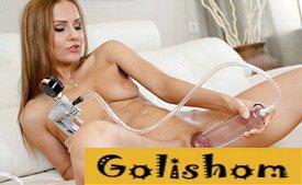 Развлекается со своим влагалищем