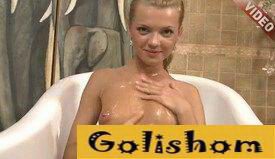 Понежилась с утра в ванной - видео