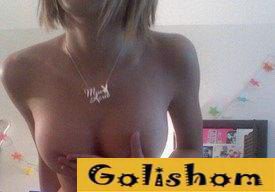 Селфи девушек без бюстгальтеров