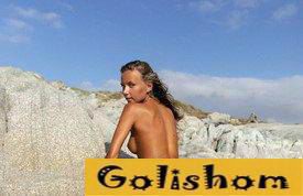 Нудистка дня - Голая шоколадка!