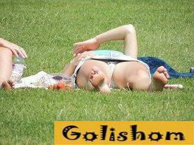 Засветы под юбками у девушек