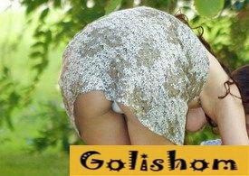 Под юбками у девушек много интересного