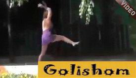 Засвет без труселей пьяной девки видео