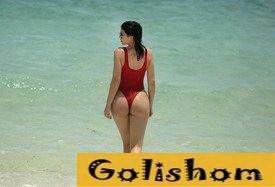 Кайли Дженнер засветилась на отдыхе в купальнике