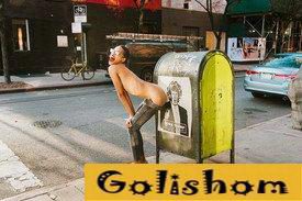 Интимные отношения девушек с городом в фотокниге «Трахая Нью-Йорк»