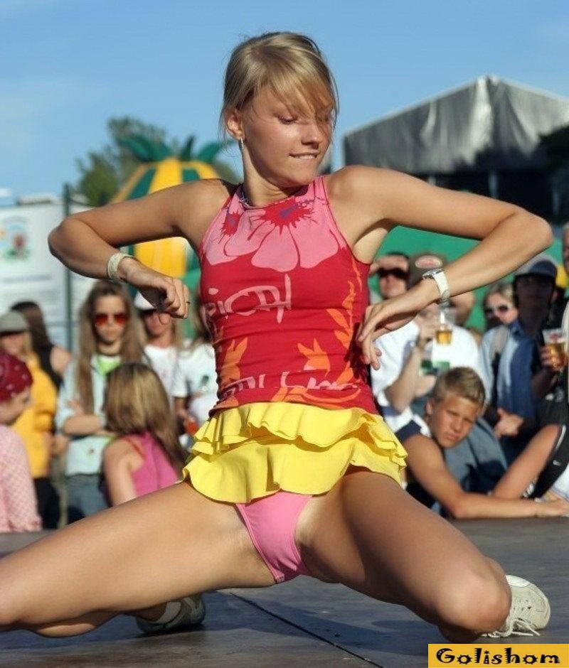 Пикантные засветы с девушками Пикантные засветы с девушками