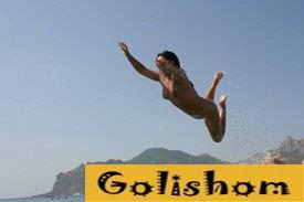 Ну что нам делать с этими нудистами?