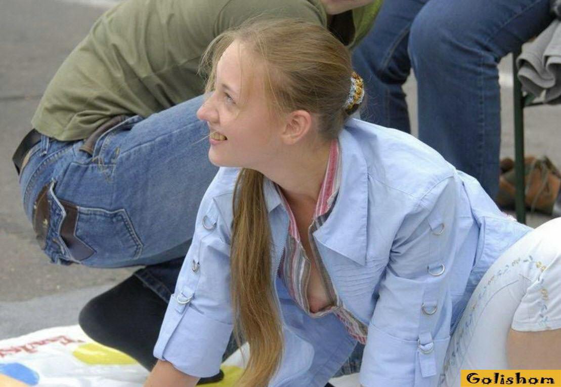 Случайно выпала грудь Случайно выпала грудь