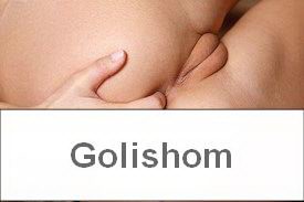 Девушки засовывают палец в попу