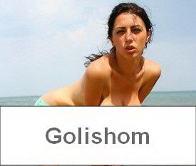 Сиськи десятого размера на пляже нудистов