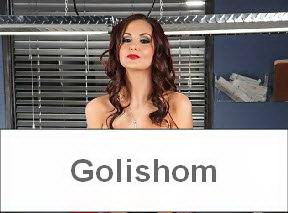 Сексуальная мулатка и ее громадные сиськи