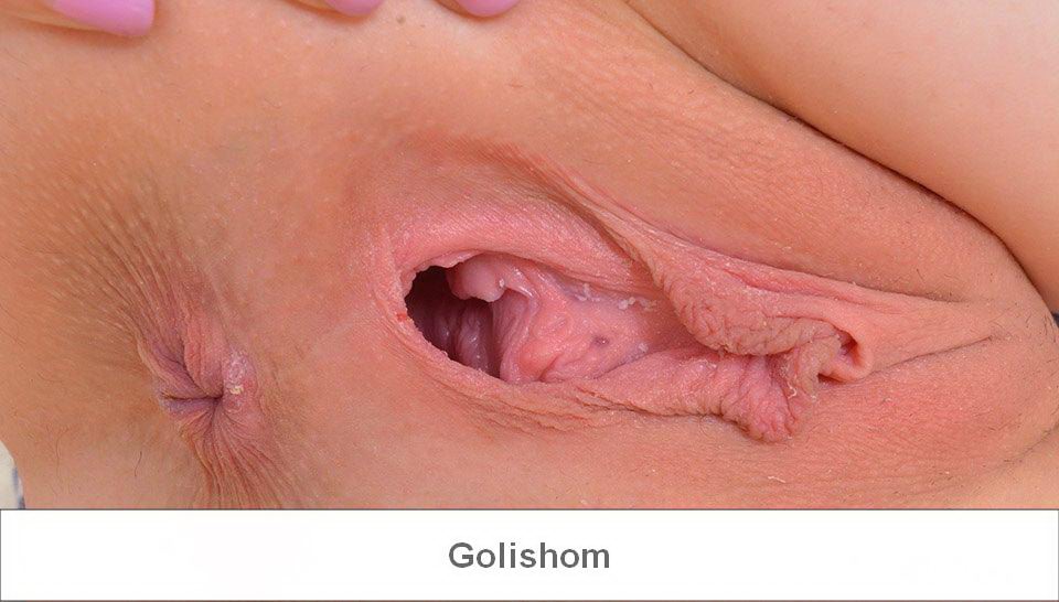 Дамочка решила показать свою раздолбанную письку Дамочка решила показать свою раздолбанную письку