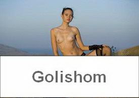 Арт-эротика в чулках на природе